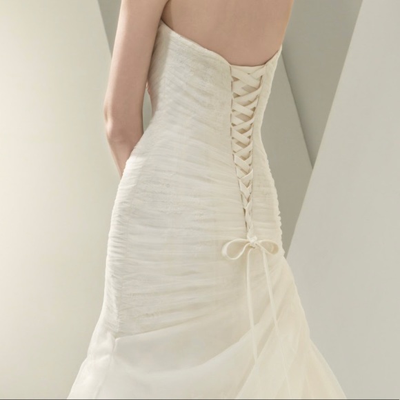 Ivory Enzoani Wedding Gown - Picture 7 of 12